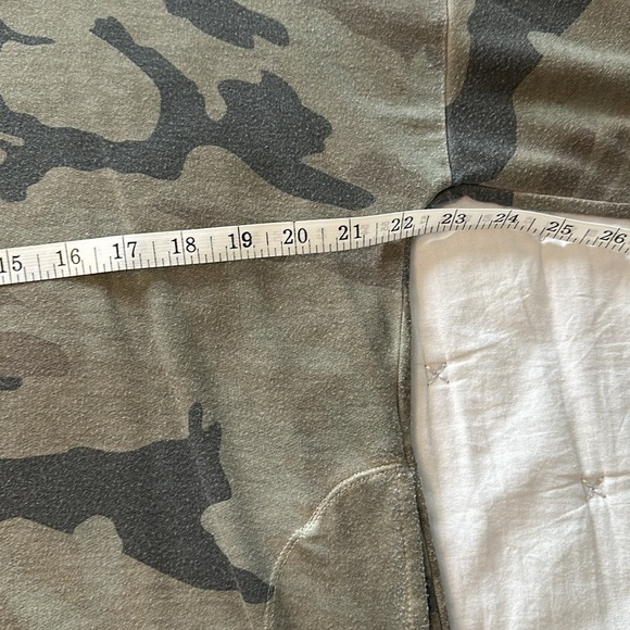 Camouflage split side tunic style top - Picture 5 of 6